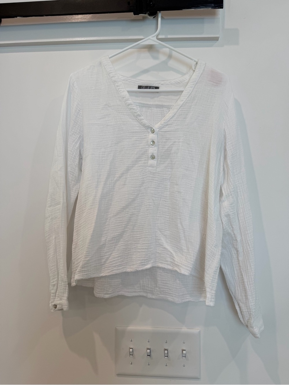 Rochelle’s 100% Cotton Women’s White Long-Sleeve S